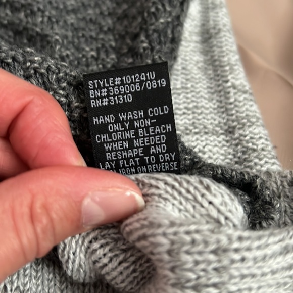 Cowlneck sweater - Picture 3 of 5